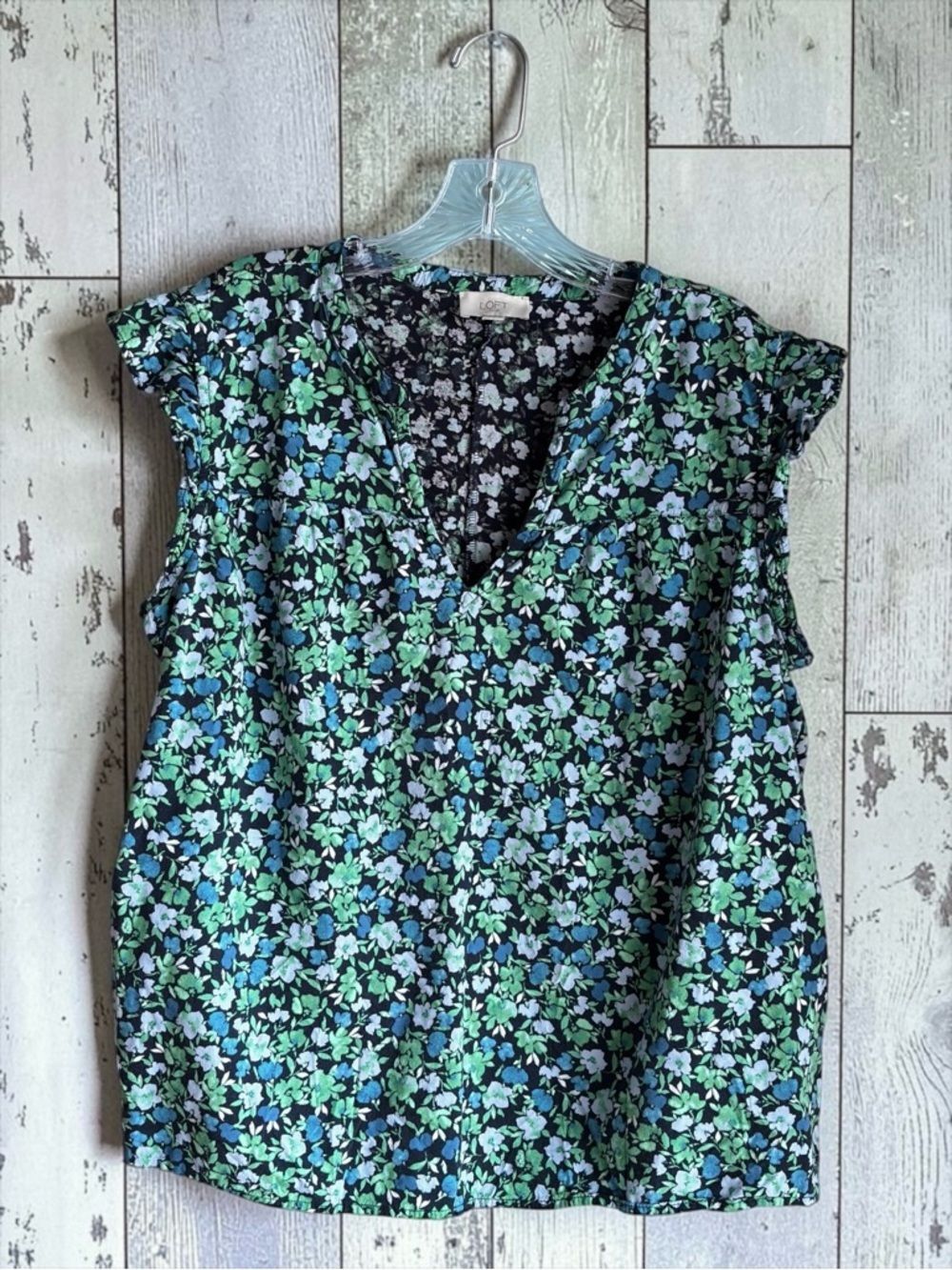 LOFT Outlet Blue Green Floral Blouse Lightweight V Neck Flutter Sleeve Size XL - Picture 2 of 7